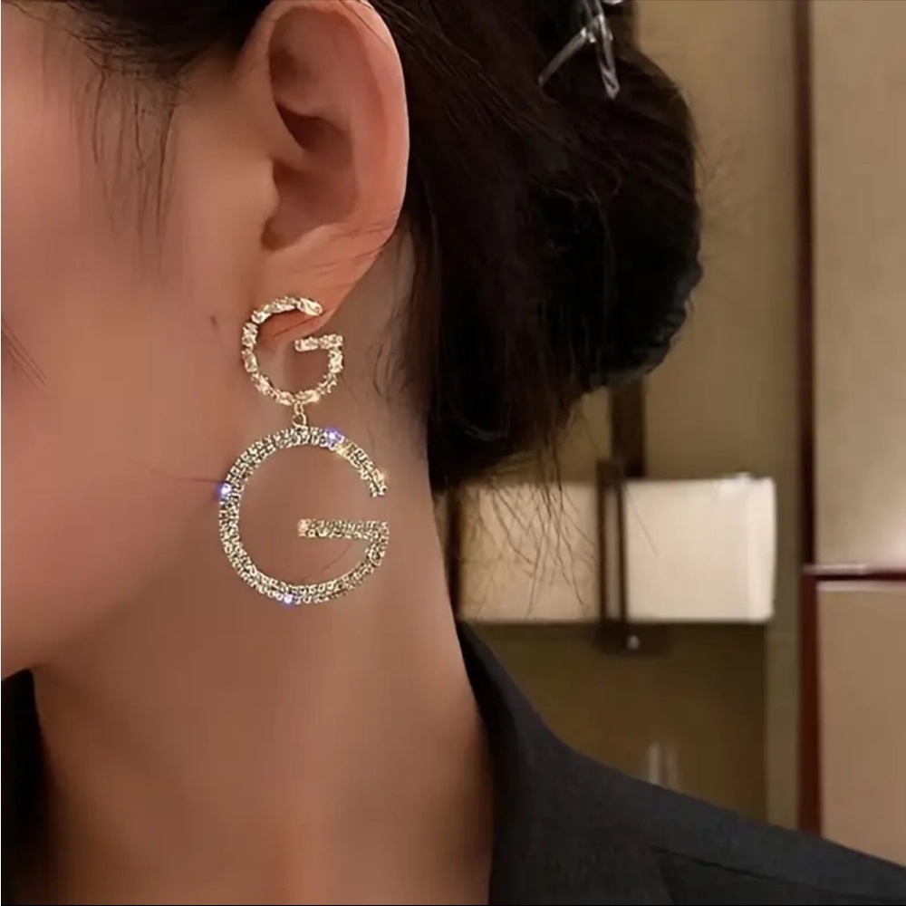 Elegant Gold Crystal Earrings (Fashion Jewelry) G shaped & Beautiful 🤩